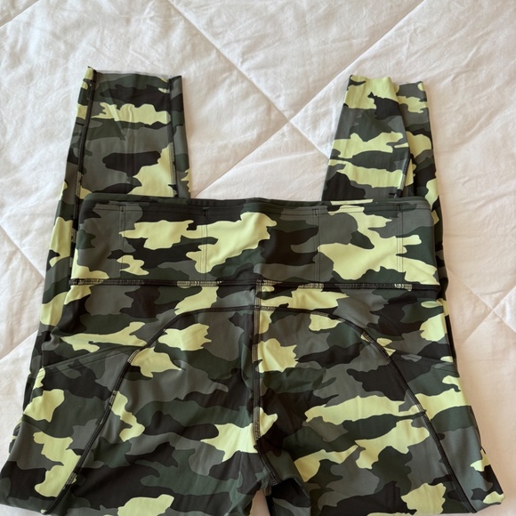 Lululemon Fast and Free Tight 25" *Non-Reflective Nulux Heritage 365 Camo - Picture 3 of 6